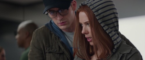 sofiaviolet:krusca:eamestrousers:Can we talk about the fact that Natasha clearly stole Tony’s hoodie