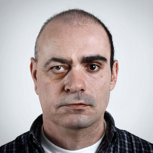 josephdenne:  You look just like your father: split face portraits of family members Ulric Collette is a photographer from Quebec. He studied art and graphic design at school and currently works as an art director for Collette, an advertising studio in
