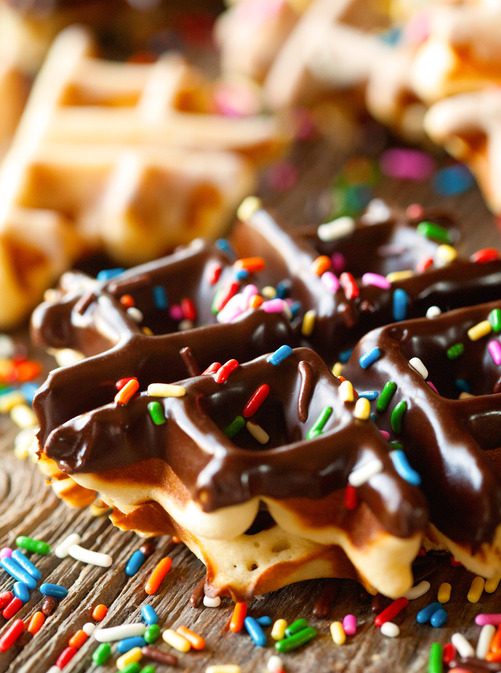 a-london-gent:  kinkysprinkles:  nom-food:  Real deal doughnut waffles  a-london-gent,