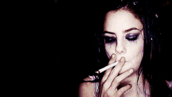 chanel-smokes:  was this even in an episode of skins?