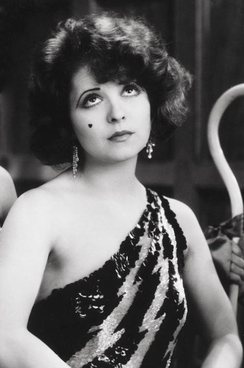 olive-thomas:Clara Bow in her first talkie The Wild Party, 1929. A silent film version was released 