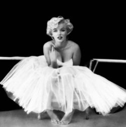 ileatherandlace:  Marilyn Monroe Photo by: