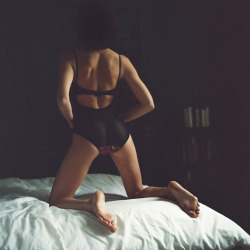 tmpls:  Me, kneeling on the bed, by Bkkr 