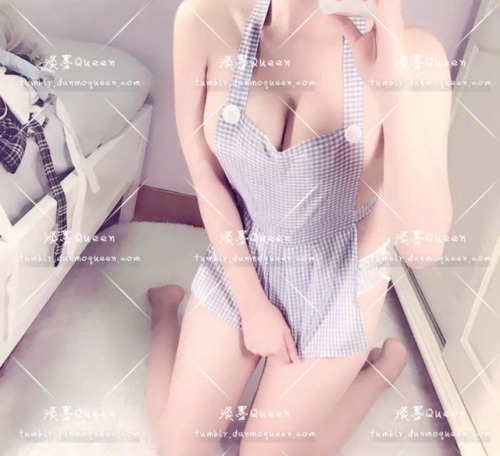 欢迎回家哦主人～快休息下吧，饭菜马上就做好了～ 裸体围裙喜欢吗～ 随机抽取点赞转发评论的私信小福利，注意私信哦