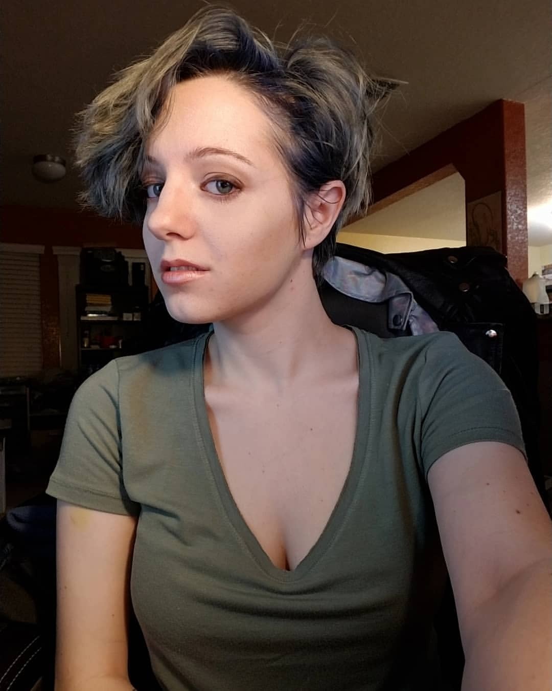 trashfirefallon:  Trying to figure out what colors look good with this hair… Not