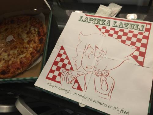 In honor of our new episode tonight, the Steven Crewniverse is sharing a pizza dinner, just like Greg and Steven!I can’t believe my flipping tastebuds!(food prep: Ben Levin and Lauren Zuke)