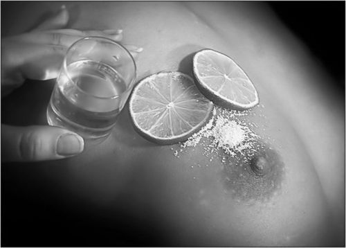 mykinkyfuckery:  wolfdreams514:  badz371:  call-mesir:  best way to drink tequila !