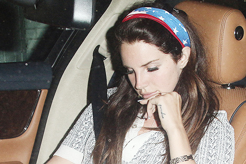 only-lana-del-rey:  missdelrey: Lana arriving at Chateau Marmont (June 4)  Click