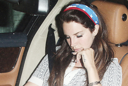 missdelrey:  Lana arriving at Chateau Marmont (June 4) 