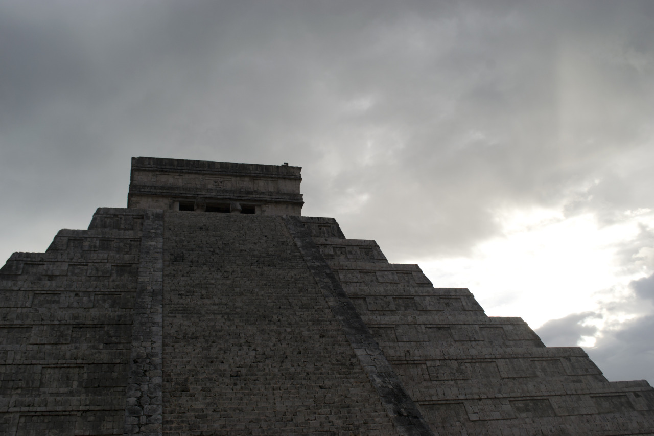 theshortpsychowiththecamera:  Chichen Itzá, Yucatán Photos: Valeria Moreno 