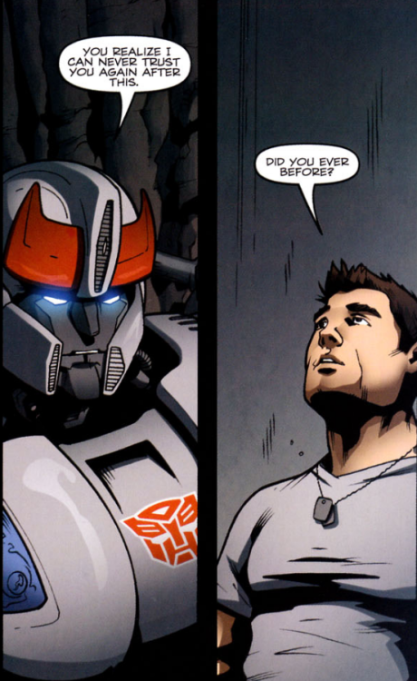 iopele:apricots-from-nara:abrilexa:picsofprowl:and here, folks, is how Spike Witwicky broke Prowl’s 