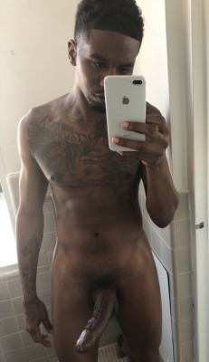 litbahamaboy:   I love ❤️ uncut dick 