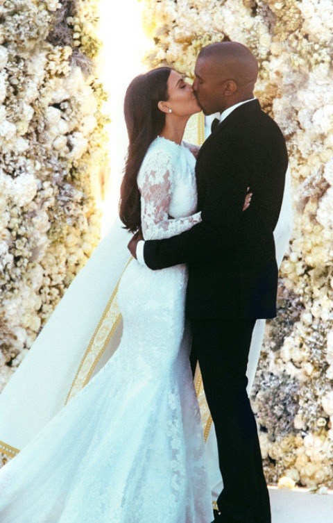kimkanyekimye:  Congratulations!!!!!