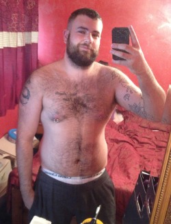 stocky-men-guys:  backfur:  Backfur Approved  Big, strong and