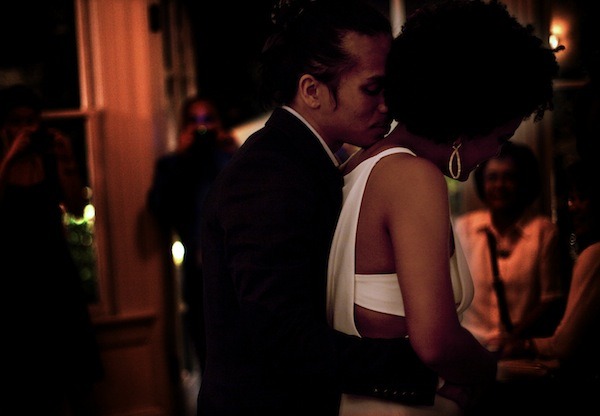 looneytoonz242:  4chairchicks:  Wedding moments from The Tiny Closet  gorgeous couple!!!