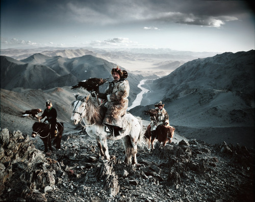 house-of-gnar:Kazakh eagle hunters|MongoliaThe Kazakhs are the descendants of Turkic, Mongolic and I