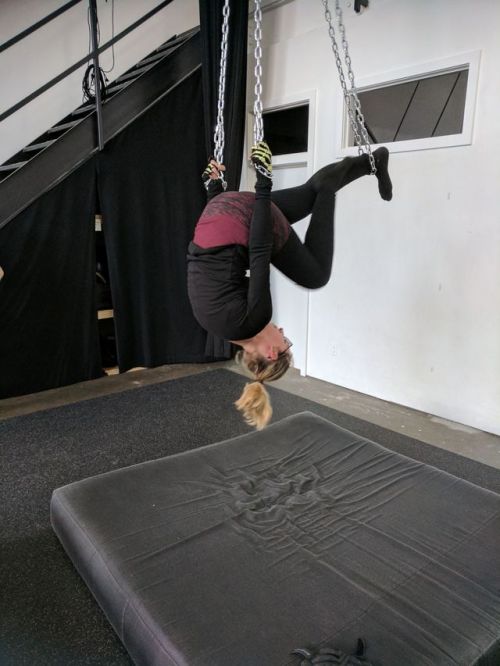 spindlethief: This was my evening yesterday. Trying out a new apparatus at the circus studio (Studio