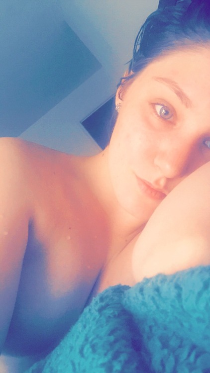bluehairdrenegade-princess:  this-iswhereigetoff:  princessflop-ears:  Gave myself a photo shoot tod