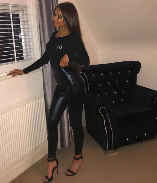 sexy-shiny-pants: Casual night out