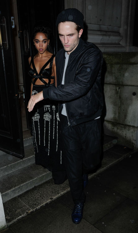 illumahottie:myheartsnsocal: Rob and girlfriend FKATwigs leaving the BritAwards After AFTER party Me