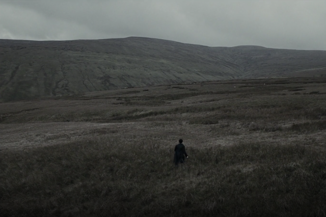 amindindisarray:Wuthering Heights (2011) - people in landscapes 