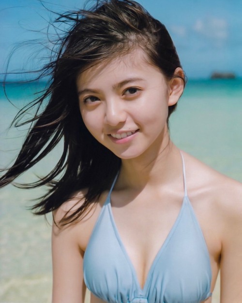 sakagumi46: 乃木坂46 齋藤飛鳥 / 1st 写真集『潮騒』edit 夏音 ❷ (トリミング・補正など) reblogged with tintum.