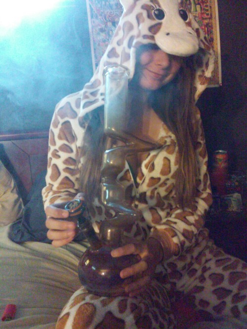 Porn Pics the-puff-queen:  Omfg I need the giraffe