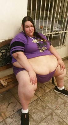 fatssbbwbellies:  wait to show you her new