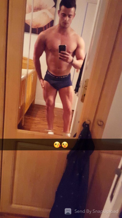 luke-winters:  str8ladsexposedx:  Sexy Irish Lad Alex 19 😜  Woof
