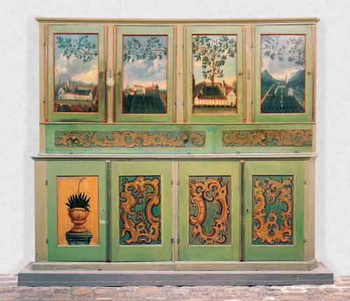 Pharmacy cabinet of Carmelite monastery Schongau &amp; glass vessels, 1740. South of Germany. Deutsc