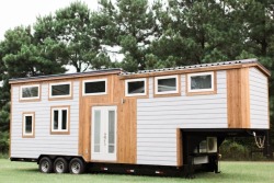 dreamhousetogo:The Lookout XL by Tiny House