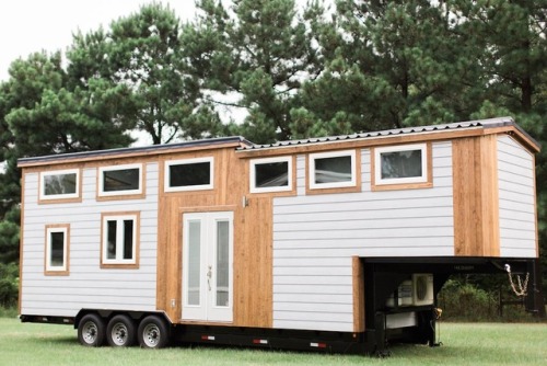 dreamhousetogo:The Lookout XL by Tiny House Chattanooga