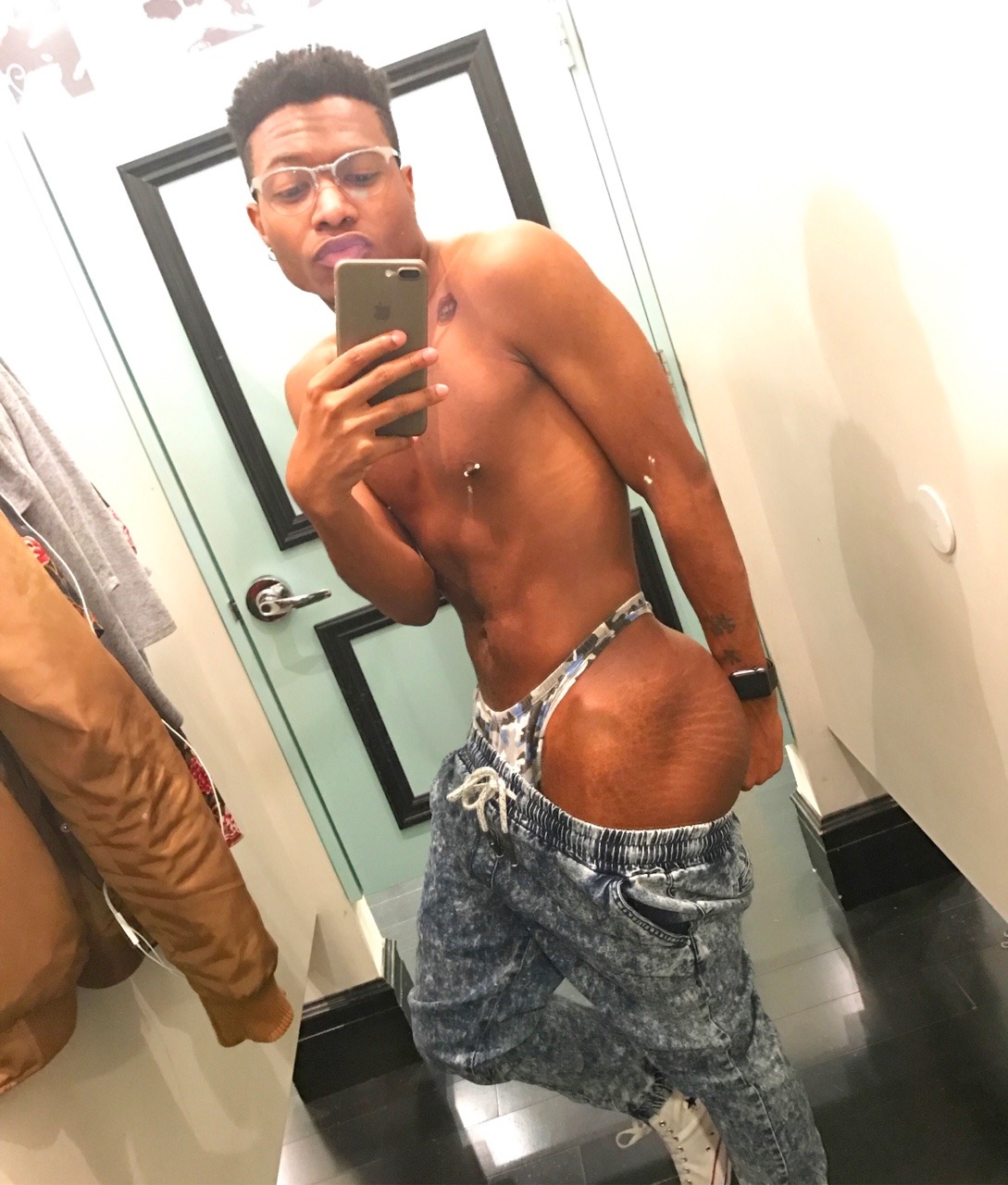 viixxn:  ‪Dressing Room Chronicles 💧😈📱‬  ‪Instagram: @viixxn ‬ ‪Snapchat: