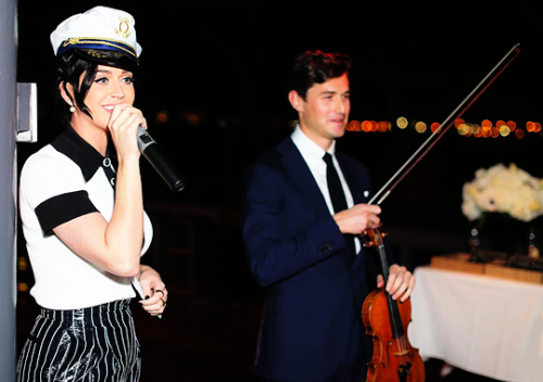 hello-katy: Katy at Karl Lagerfeld’s NYC boat party  