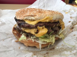 bvburgers:  double cheeseburger