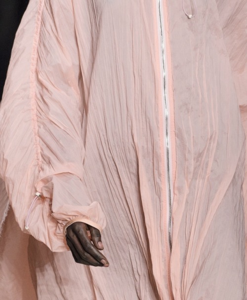 130186: Angel Chen S/S 2018