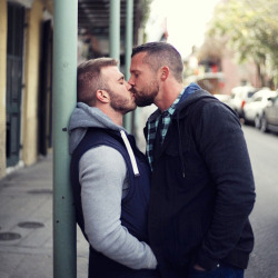 fuckyeahdudeskissing:  Fuck Yeah Dudes Kissing.