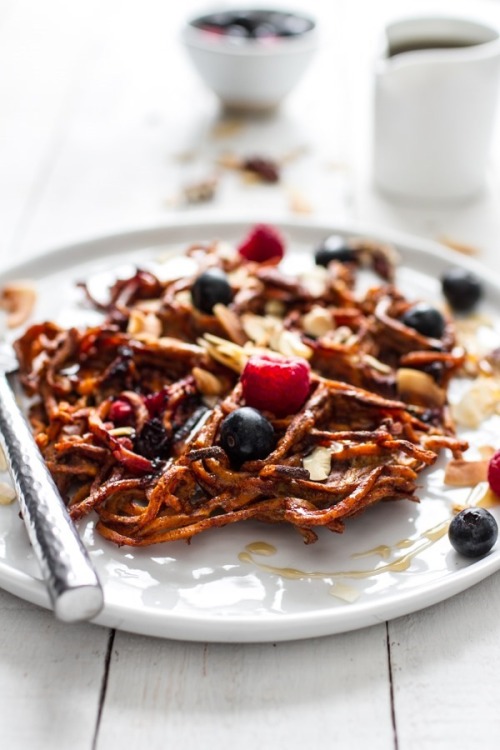 fullcravings:
“GF/Vegan Blueberry Sweet Potato Waffles
”