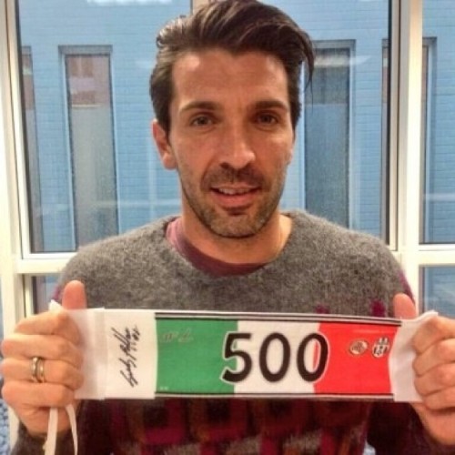 gretchenwienershadcracked: Congrats to Gianluigi Buffon on his 500th Serie A appearance!