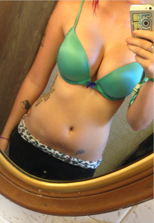 blunttcuntt:  Boobs & stuff