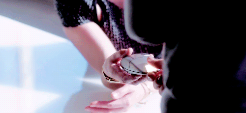 desperatemurderwives:kara-luthors:‘Kara can I do an experiment on you? It’s for … science …’‘Sure’I’