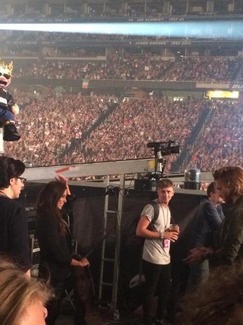 sophiasmithnews: Sophia holding her sign at the concert in Detroit, Michigan - August 29, 2015