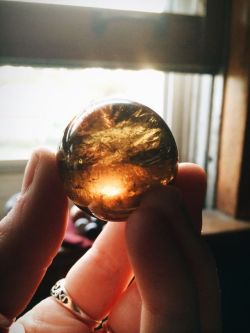 vixen-soul:  Sunset through my smoky citrine