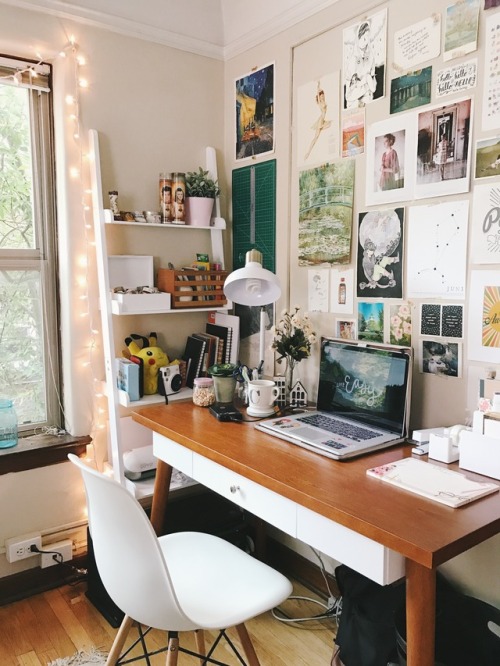 studyrose:i finally finished setting up my workspace in my new apartment and honestly??? i’m c