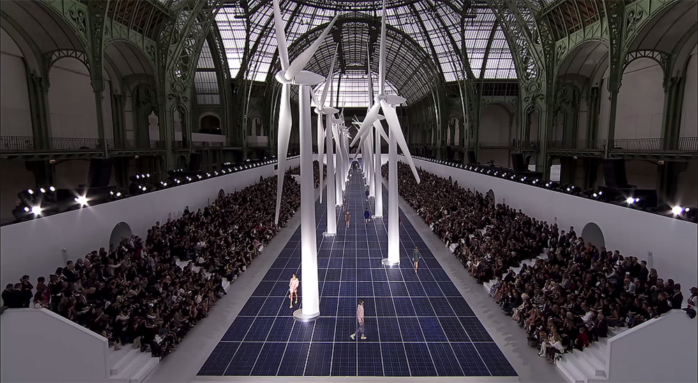 reichsstadt:jesus-aime-la-house:The sets at Chanel 2008 - 2015these sets consistently