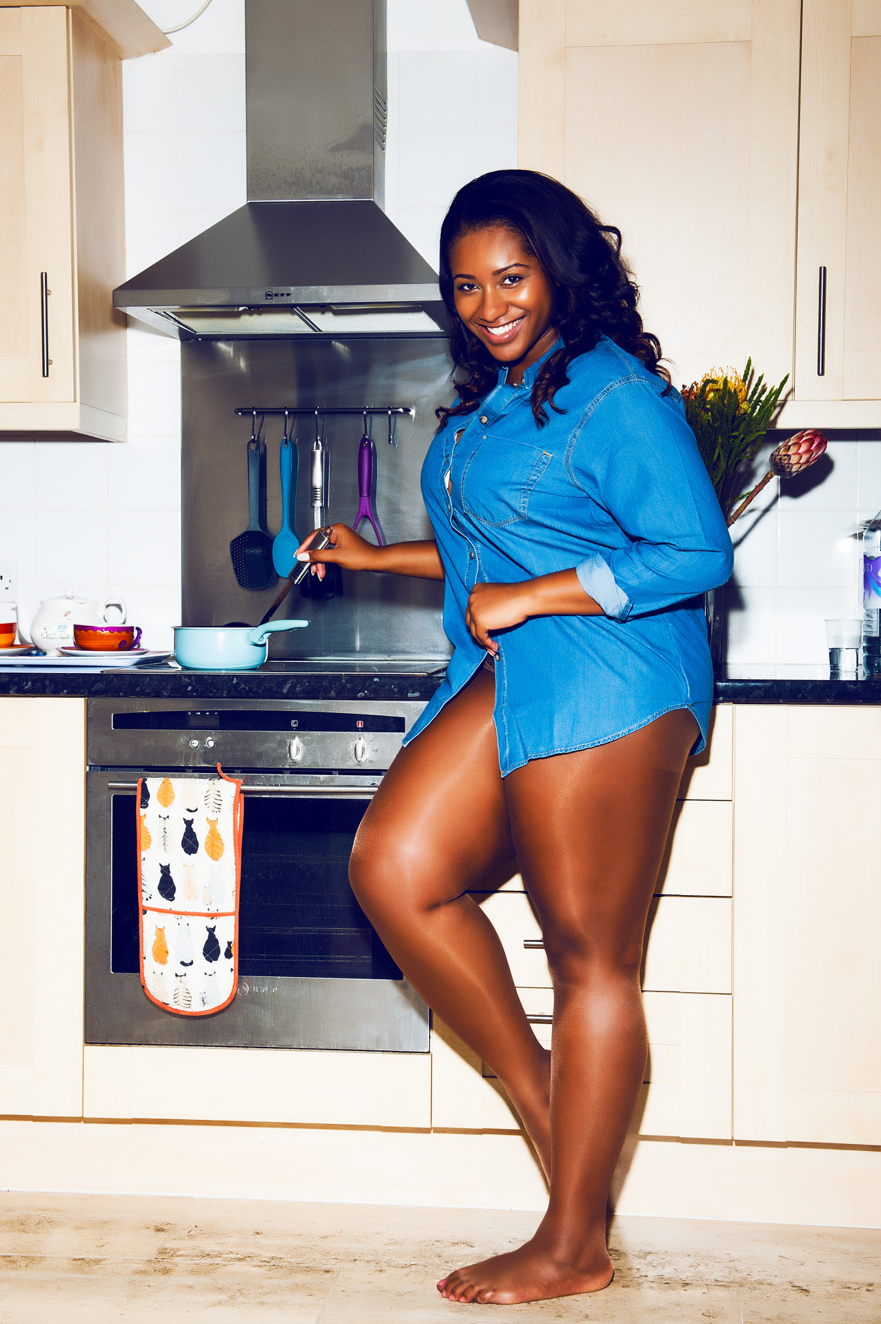 athickgirlscloset:  Nubian Skin launches their curve hosiery line! Nubian Skin is