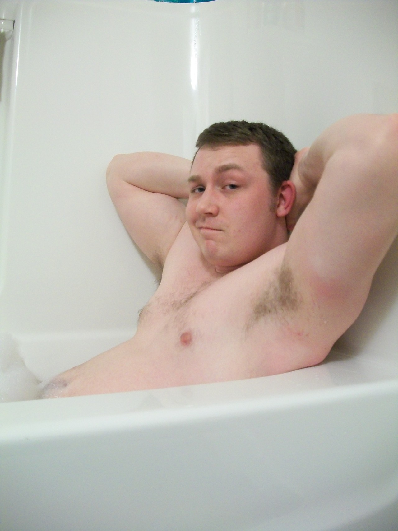 tiniestabyss:Wet Wednesday, bubble bath edition