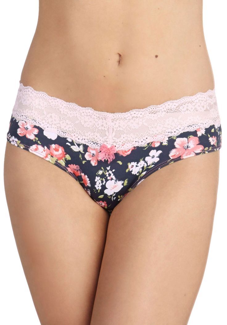 pantyperfect:  lingerie-addiction:  Lingerie addiction  Grrr