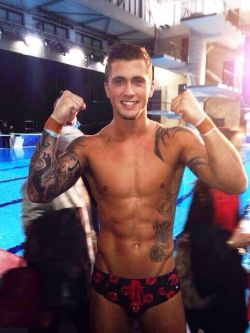 justinsfire:  glad2bhere:  british model dan osbourne  JustinsFire.Tumblr.Com