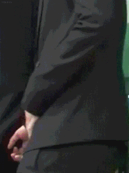 fyeah-baekhyun:  kai touch baekhyun 